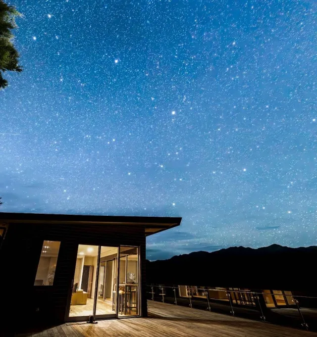 Milky Way over the Kaikōura ranges