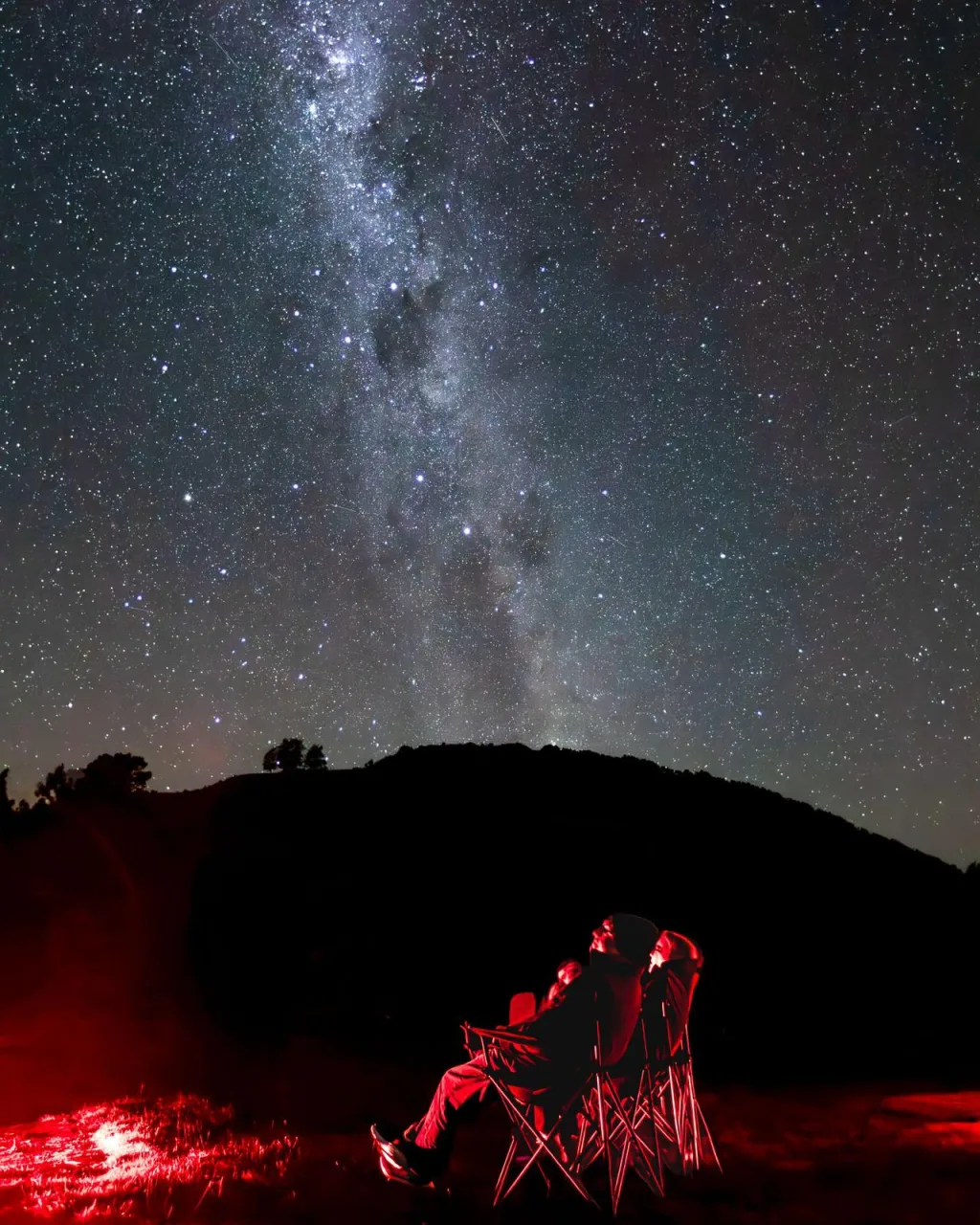 An astronomer under the Milky Way at Ata Rangi Lodge